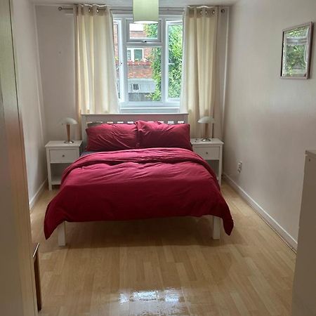 86 Mcdermott Apartment London Bagian luar foto