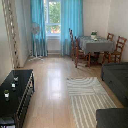 86 Mcdermott Apartment London Bagian luar foto