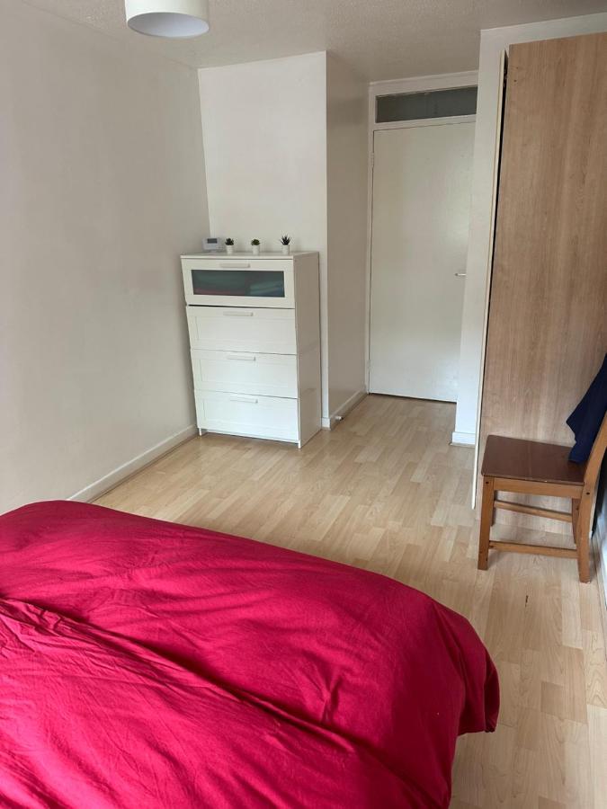 86 Mcdermott Apartment London Bagian luar foto