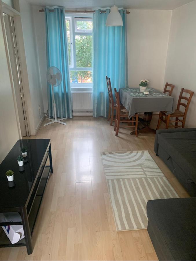 86 Mcdermott Apartment London Bagian luar foto
